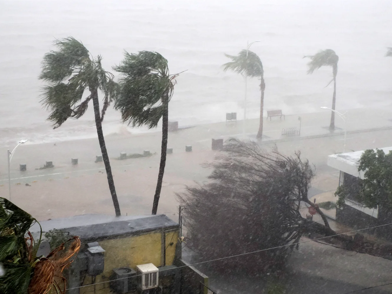 Prepare Your House for a Hurricane: Electrical Tips